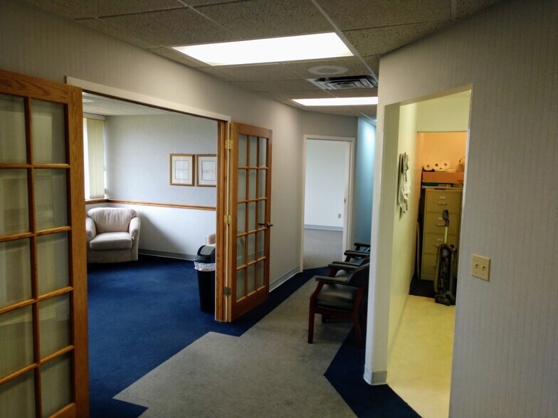 More Photos Of 2804 Boilermaker Ct, Valparaiso Office For Sale