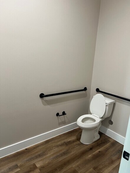 More Photos Of 18924 Kuykendahl Rd, Spring Office For Sale