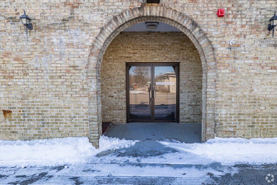 More Photos Of 159 Temple St, Nashua Warehouse For Sale