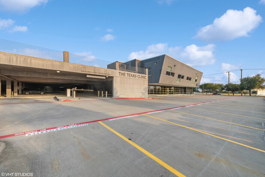 More Photos Of 6957 W Plano Pky, Plano Medical For Lease