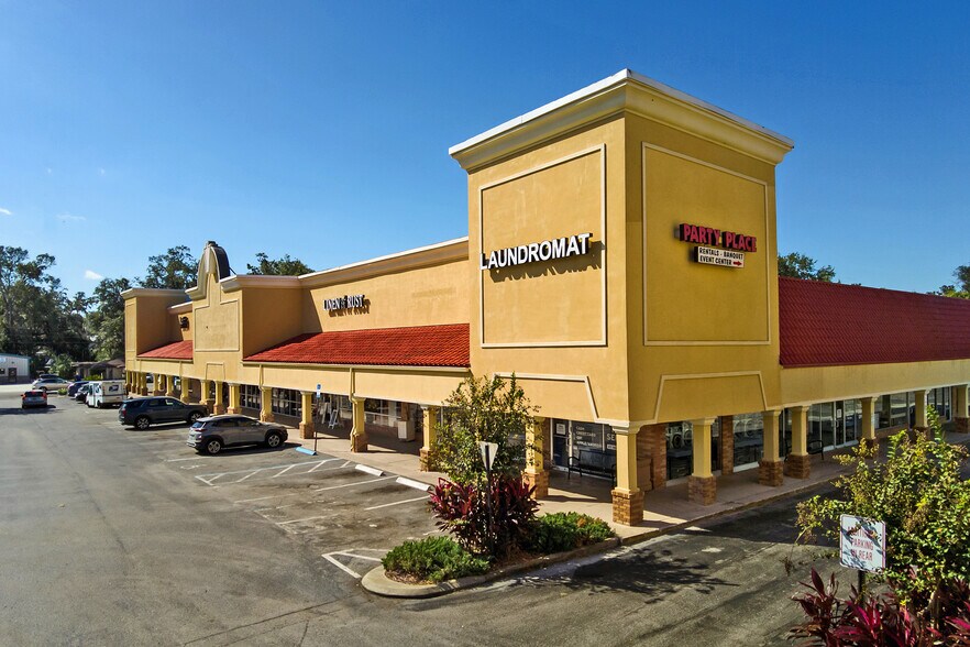 More Photos Of 2106-2186 Park Ave, Orange Park Unknown For Lease