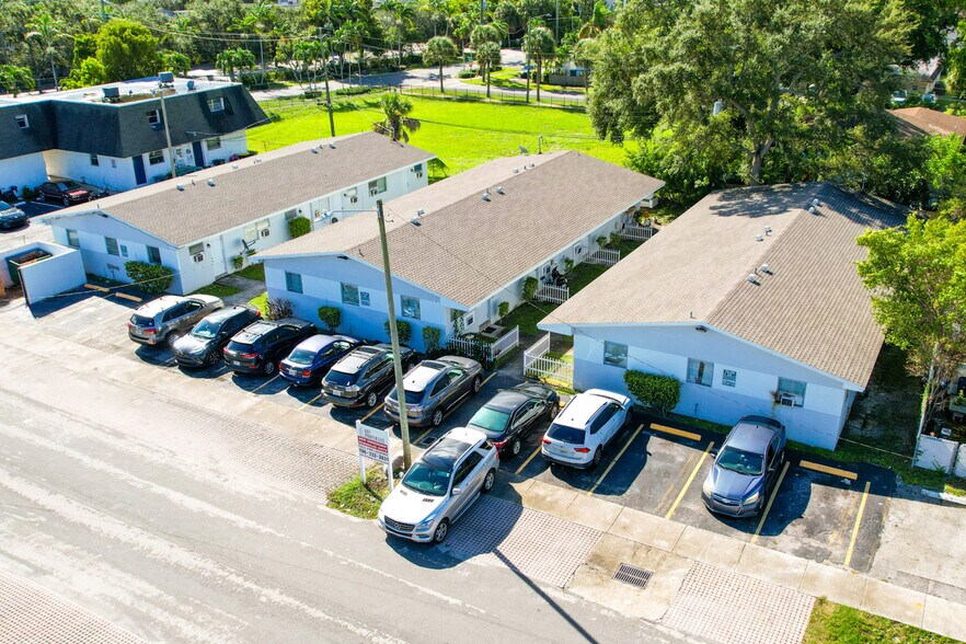 More Photos Of 707-715 SW 5th St, Dania Beach Apartments For Sale