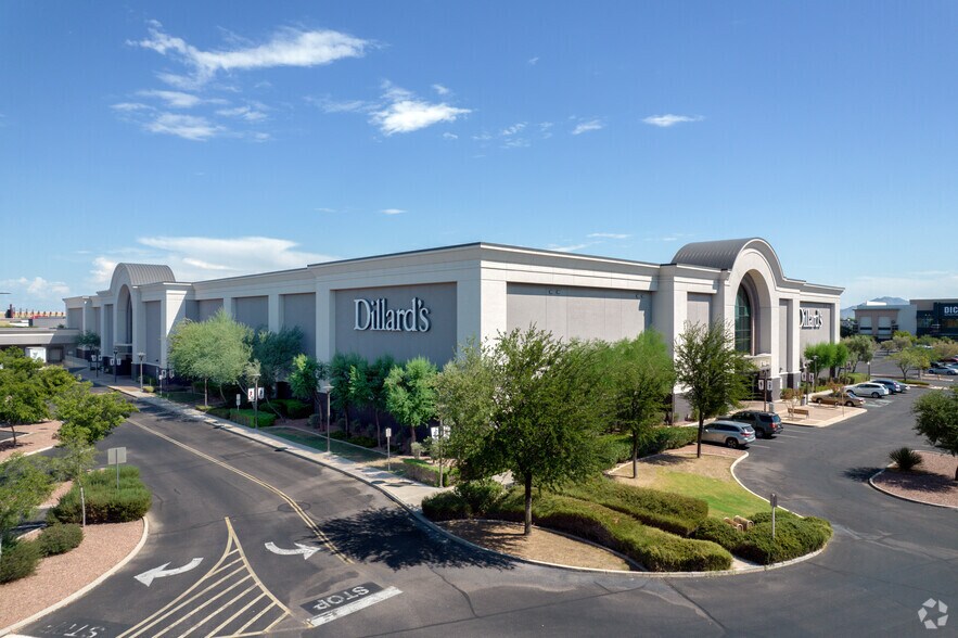 More Photos Of 2716-2810 S Market St, Gilbert Unknown For Lease