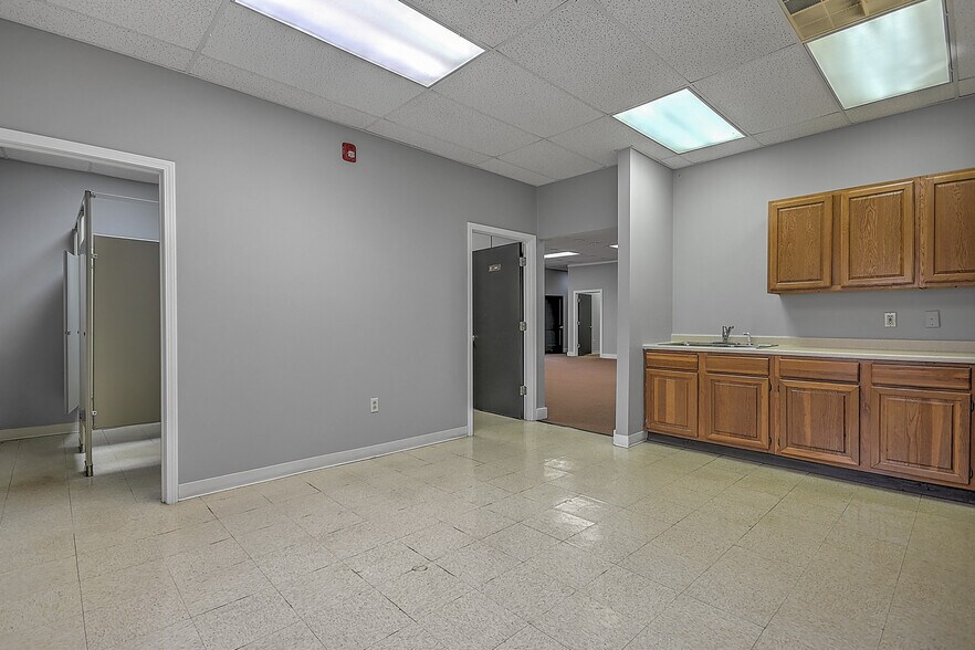 More Photos Of 10376 Wallace Alley St, Kingsport Office For Lease