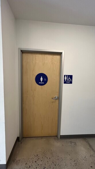 More Photos Of 34 Thomas, Irvine Research And Development For Lease