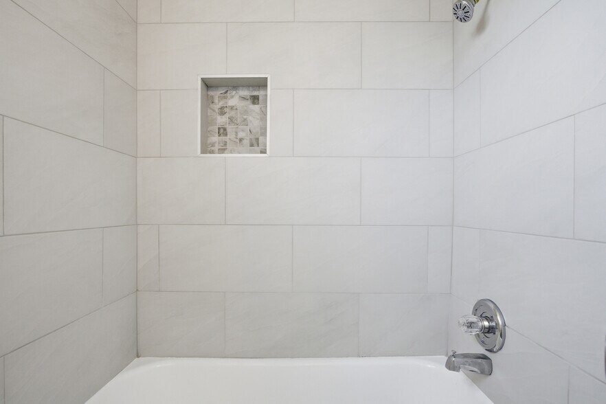 More Photos Of 1592 Lansing St, Aurora Apartments For Sale