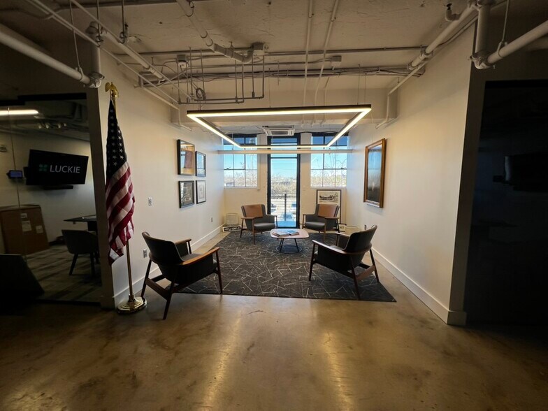 More Photos Of 100 12th St S, Birmingham Office For Lease