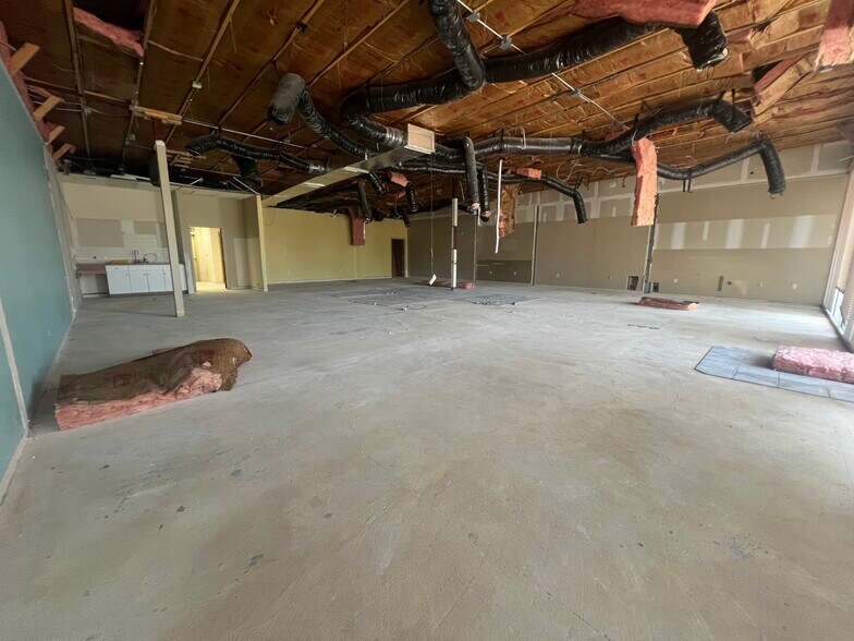 More Photos Of 10646 W Central, Wichita General Retail For Lease