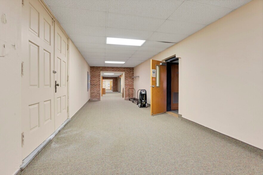 More Photos Of 300 E Auburn Ave, Springfield Office For Sale