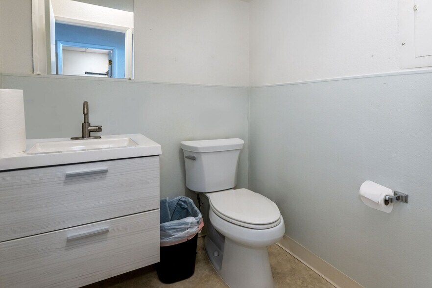 More Photos Of 741-749 Maltman Dr, Grass Valley Office For Sale