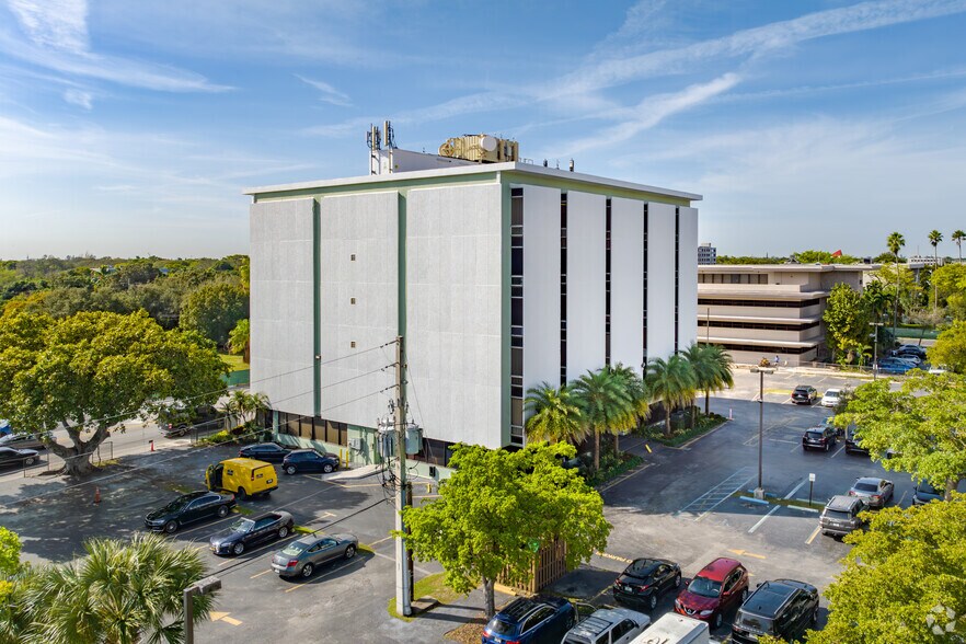 More Photos Of 1175 NE 125th St, North Miami Office For Lease