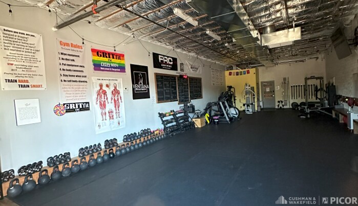 More Photos Of 7980 N Oracle Rd, Oro Valley Auto Repair For Lease