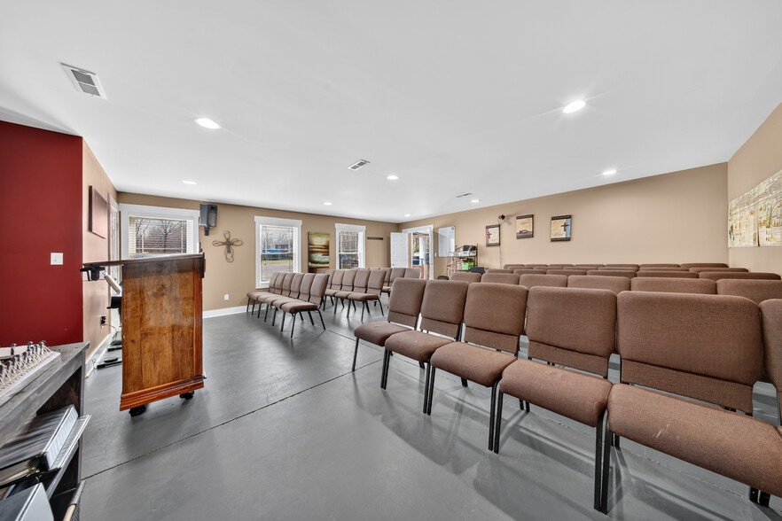 More Photos Of 615 S 2nd St, Central City Specialty For Sale