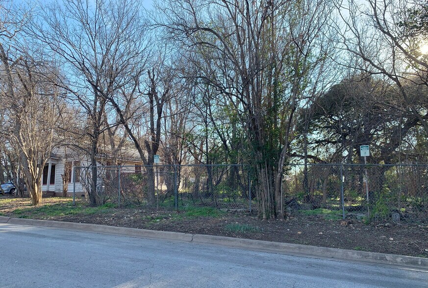 More Photos Of 4417 Garnett St, Austin Land For Sale