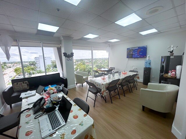 More Photos Of 900 W 49th St, Hialeah Medical For Lease