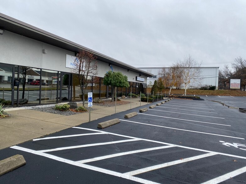 More Photos Of 110 Jefferson Blvd, Warwick Office For Lease