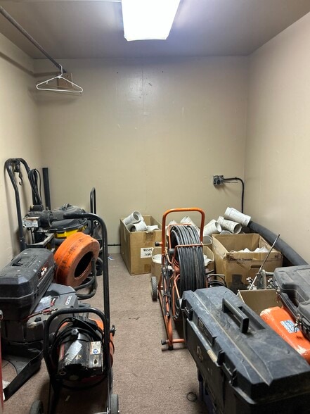 More Photos Of 501 E Broadway St, Andrews Office For Sale