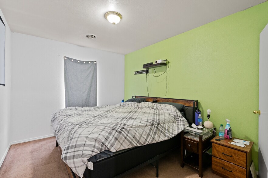 More Photos Of 140 S Chase St, Heppner Apartments For Sale