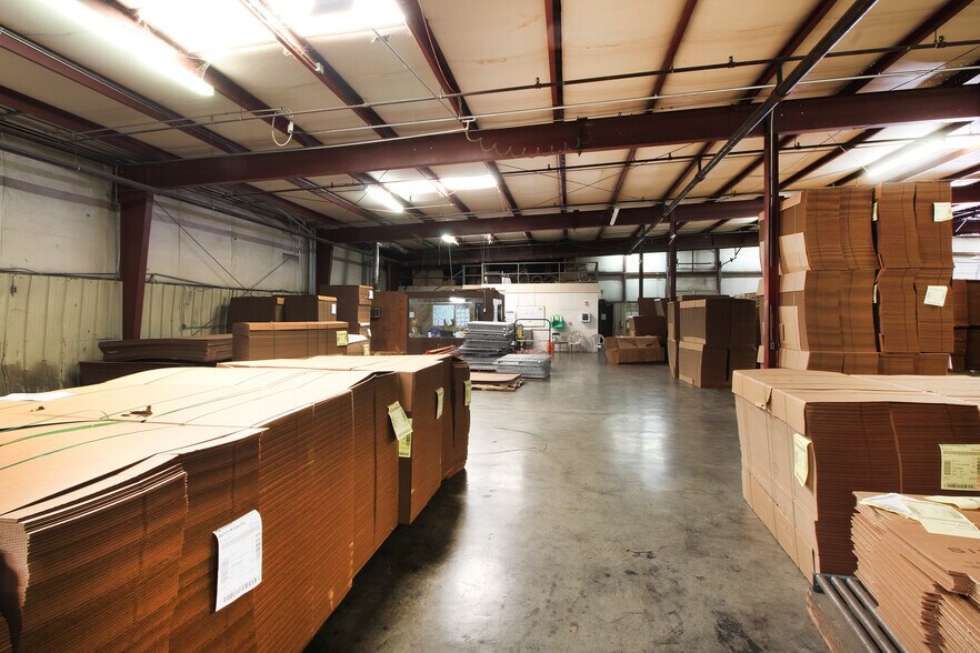 More Photos Of 2129 Chipman St, Knoxville Warehouse For Lease