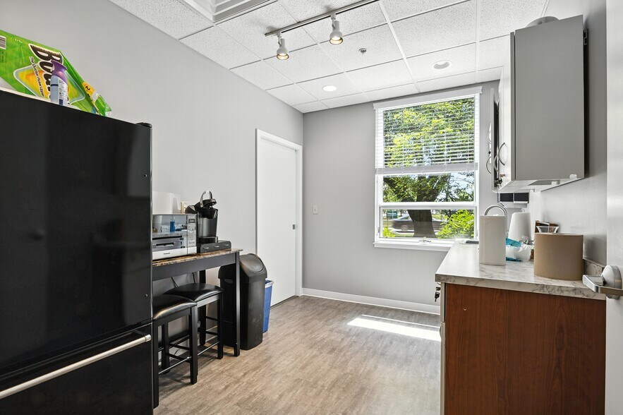 More Photos Of 6805 Avery-Muirfield Dr, Dublin Medical For Sale