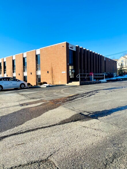 More Photos Of 360 Florence Ave, Hillside Medical For Lease