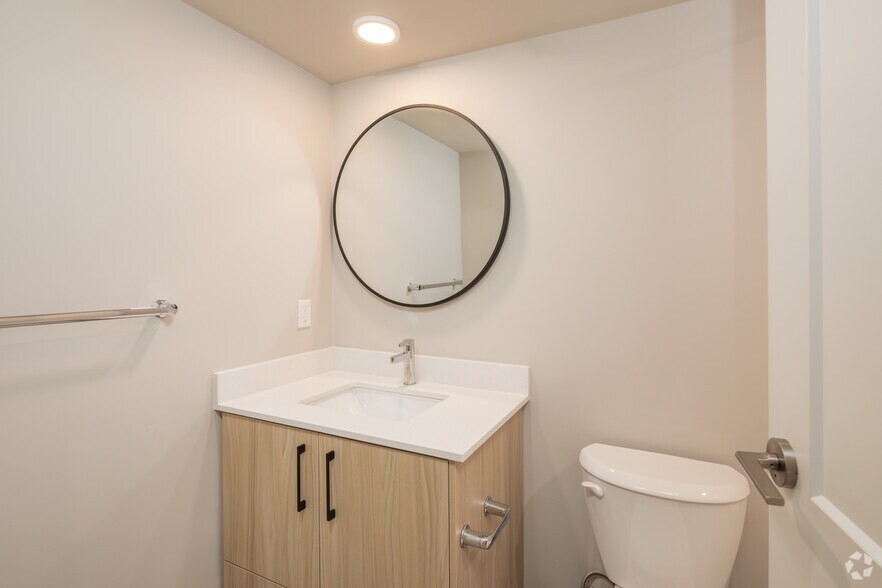 More Photos Of 107 Evans St, Duncan Apartments For Sale