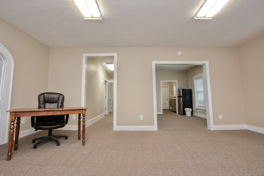 More Photos Of 401 Bankhead Hwy, Carrollton Office For Lease