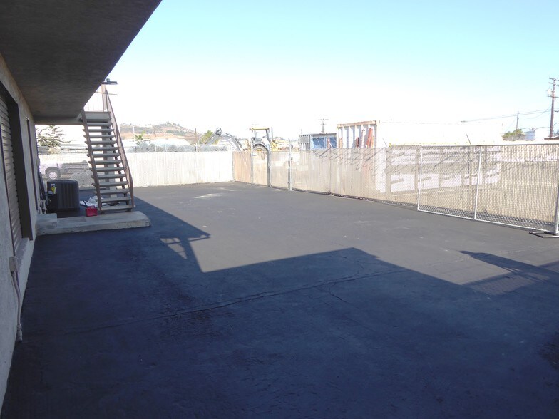 More Photos Of 1540 Pioneer Way, El Cajon Light Distribution For Lease