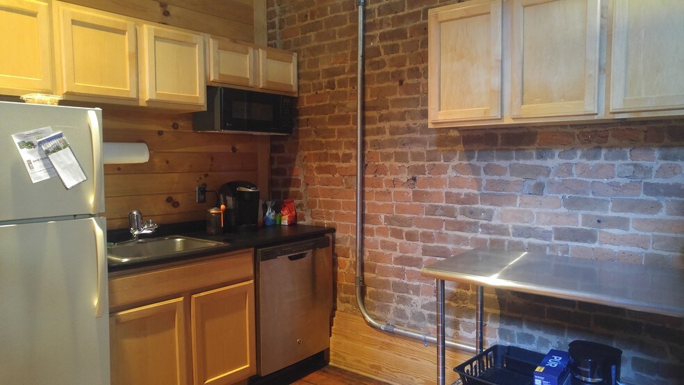 More Photos Of 714 Gay, Knoxville General Retail For Lease