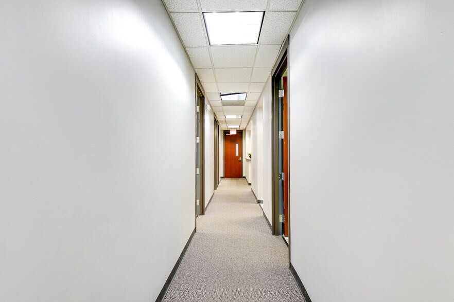 More Photos Of 8917 Fargo Rd, Richmond Office For Lease