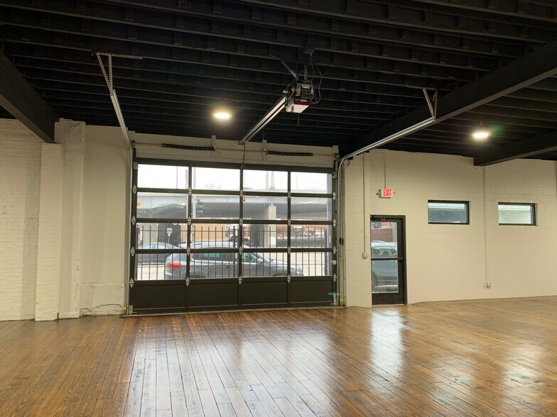 More Photos Of 2201 W Pennway St, Kansas City Warehouse For Lease