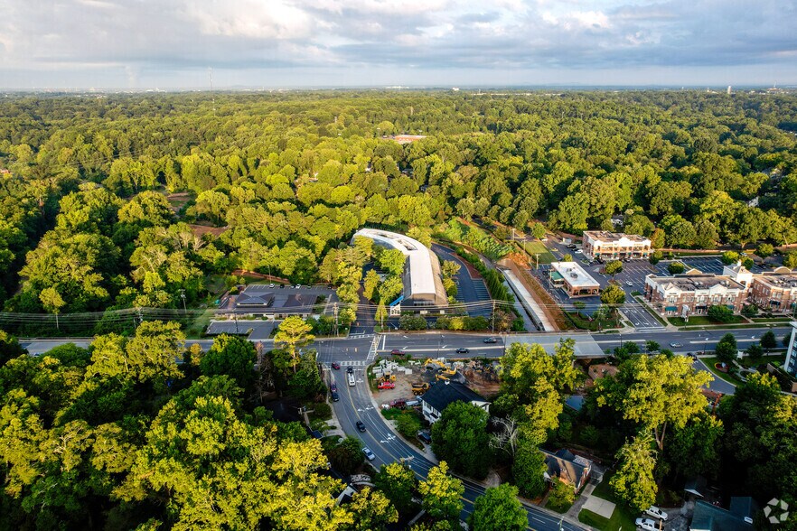 More Photos Of 5200 Park Rd, Charlotte Office For Lease