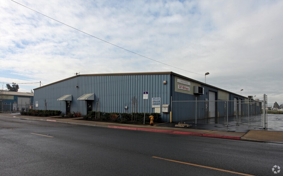 Primary Photo Of 1005 S Soderquist Rd, Turlock Warehouse For Lease