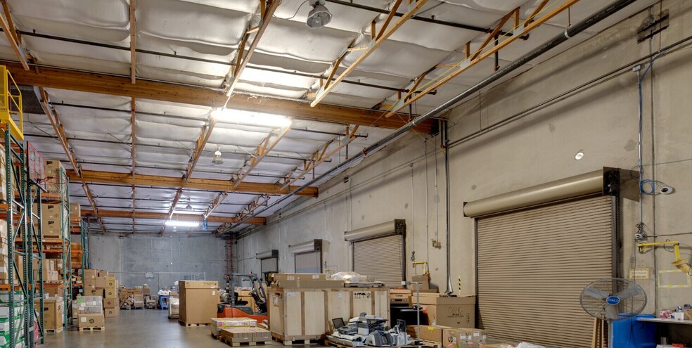 More Photos Of 4501 E McDowell Rd, Phoenix Showroom For Lease