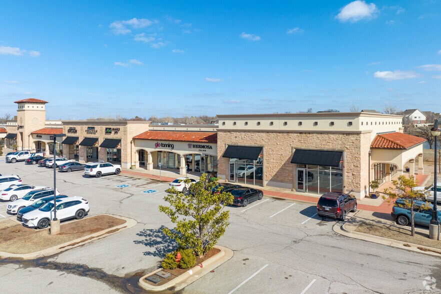 More Photos Of 15300 N Western Ave, Edmond General Retail For Lease