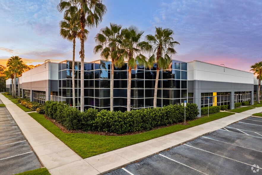 More Photos Of 2501 Discovery Dr, Orlando Unknown For Lease