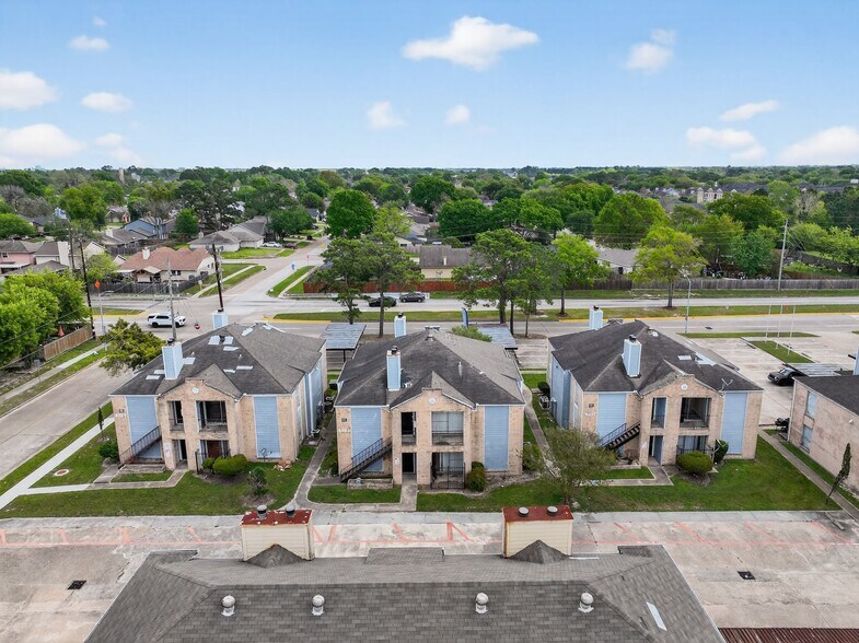 More Photos Of 9021 Antoine Dr, Houston Apartments For Sale