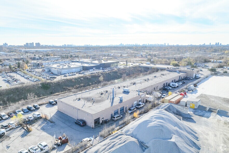 More Photos Of 7605 Woodbine Ave, Markham Service For Lease