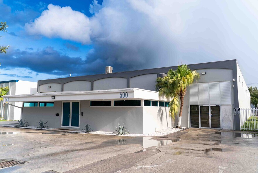 More Photos Of 500 W 84th St, Hialeah Warehouse For Sale
