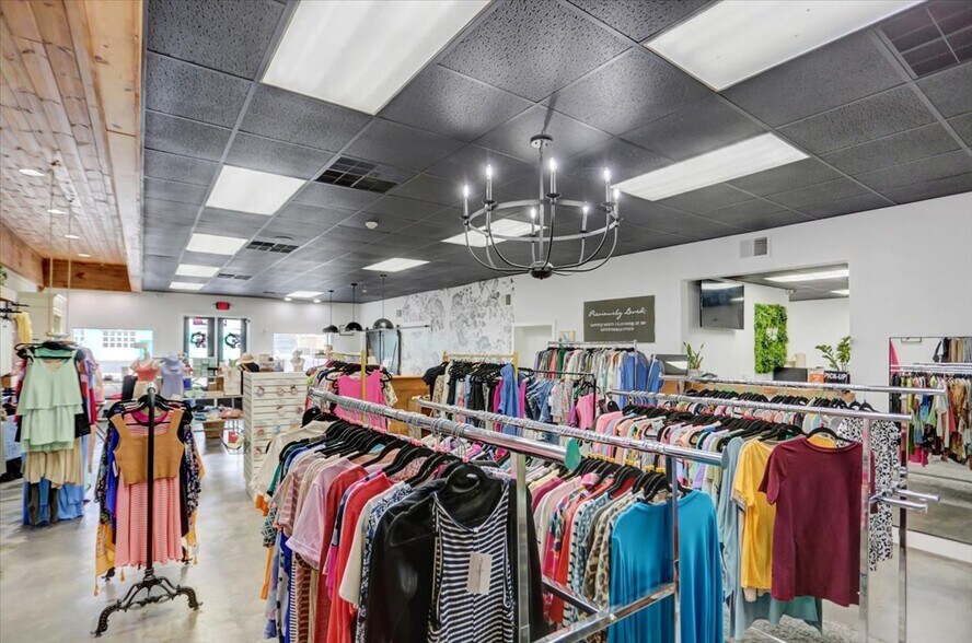 More Photos Of 140 W Orange St, Shippensburg Storefront For Sale