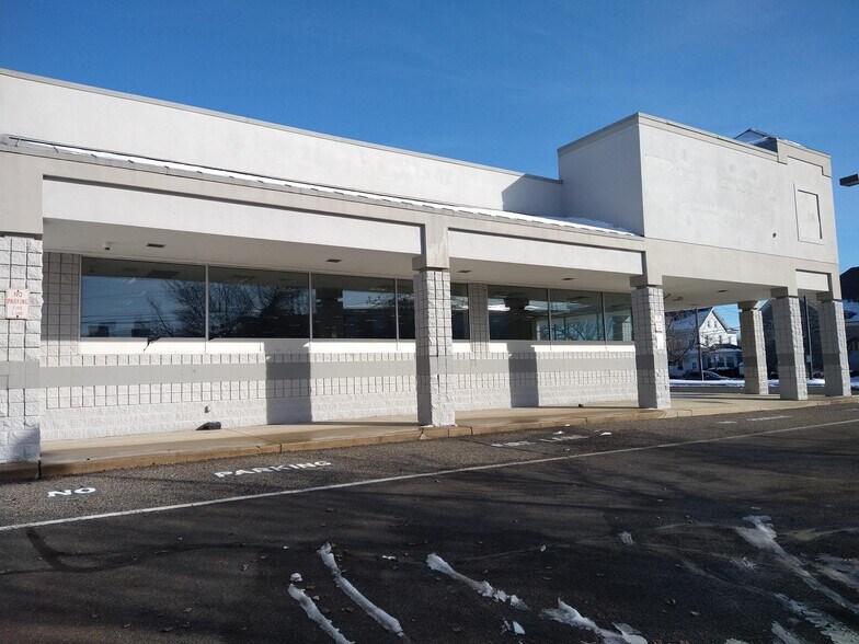 More Photos Of 1 E Broad St, Paulsboro Drugstore For Sale