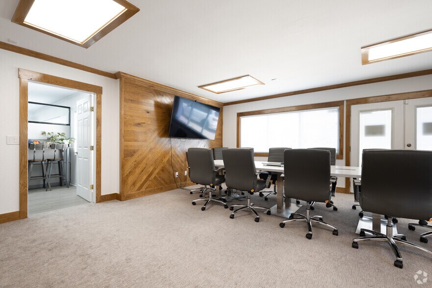 More Photos Of 1206 W Slaughter Ln, Austin Office For Lease