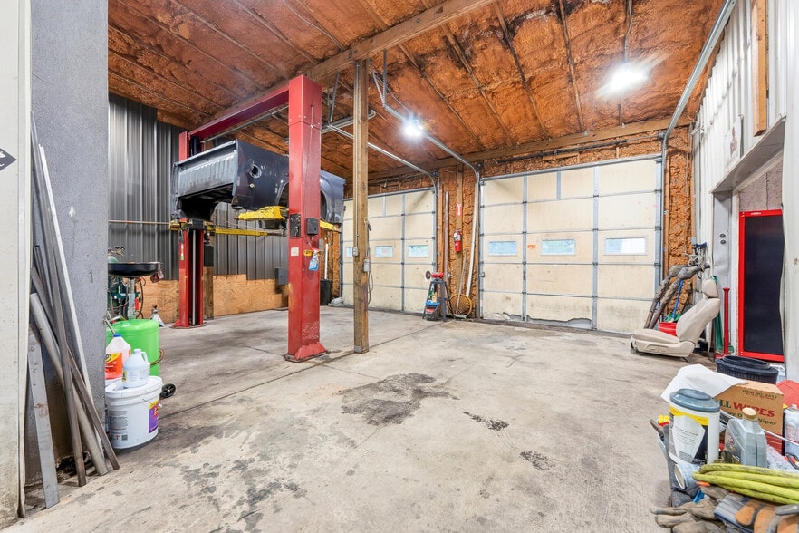 More Photos Of 622 Blue Horizon Dr, Morgantown Auto Repair For Sale