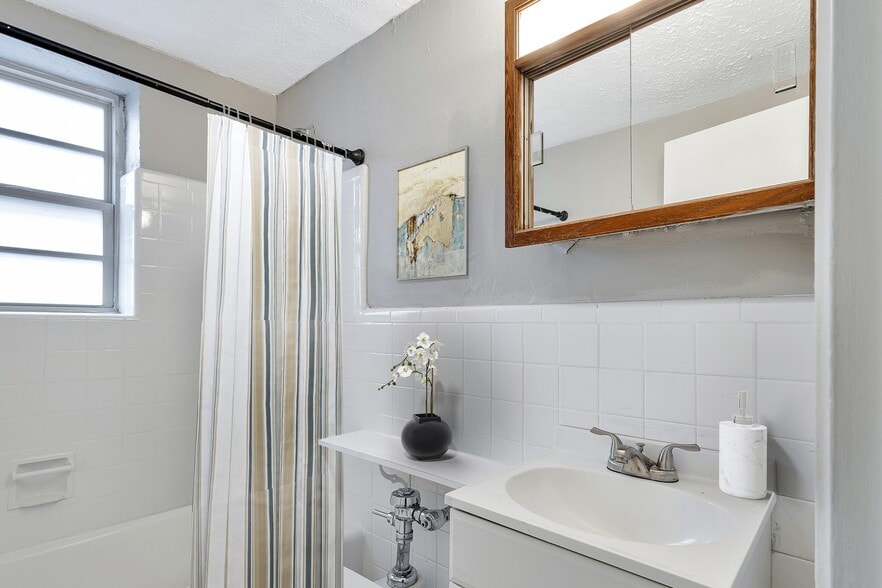 More Photos Of 512 W Ormsby Ave, Louisville Apartments For Sale