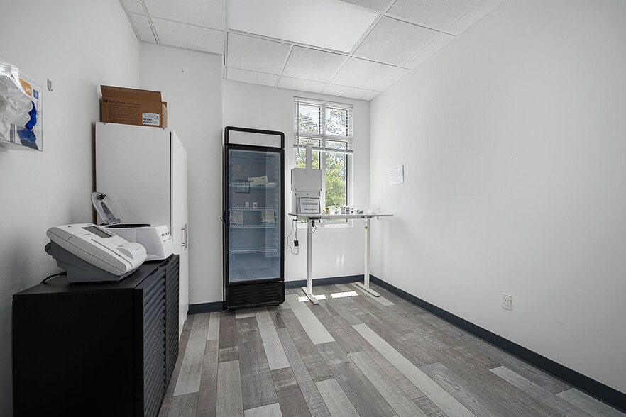 More Photos Of 180 Pinnacles Dr, Palm Coast Medical For Lease