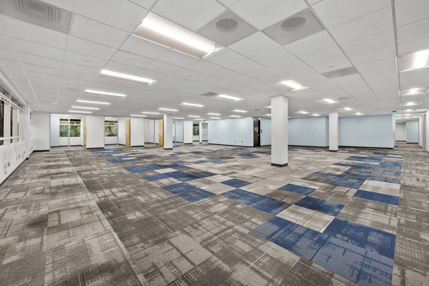 More Photos Of 2035 corte del nogal, Carlsbad Office For Lease
