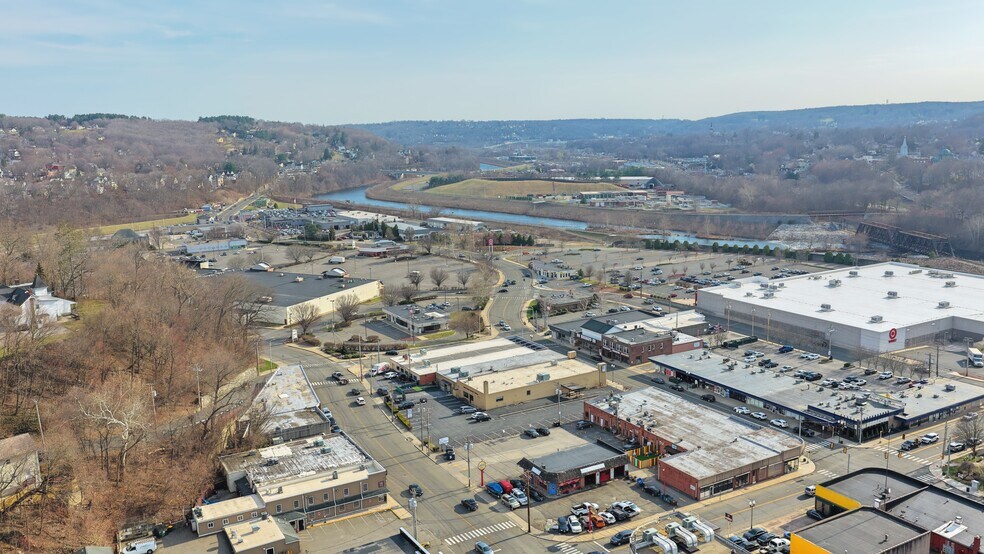 More Photos Of 370 E Main St, Ansonia Restaurant For Sale