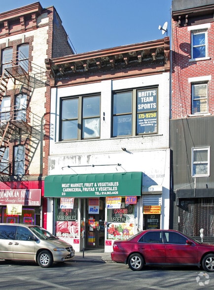Primary Photo Of 23 Palisades Ave, Yonkers Storefront Retail Office For Lease