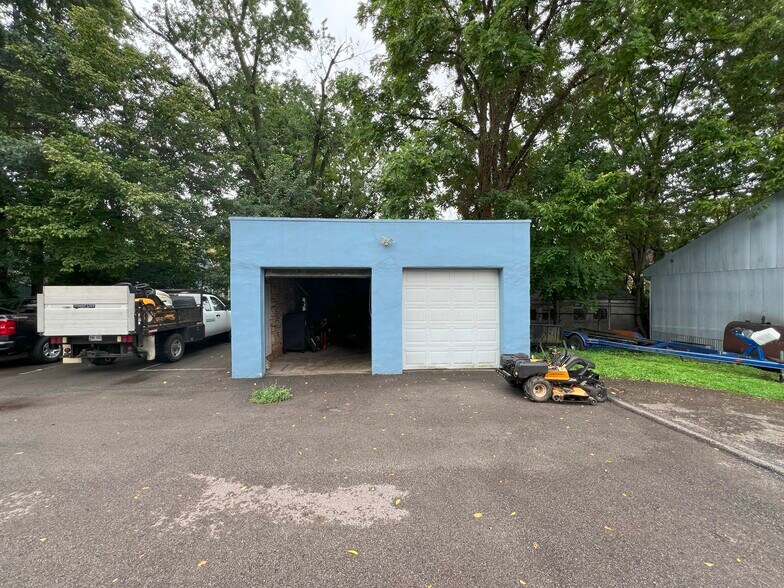 More Photos Of 6111 Madison Rd, Cincinnati Office Residential For Sale
