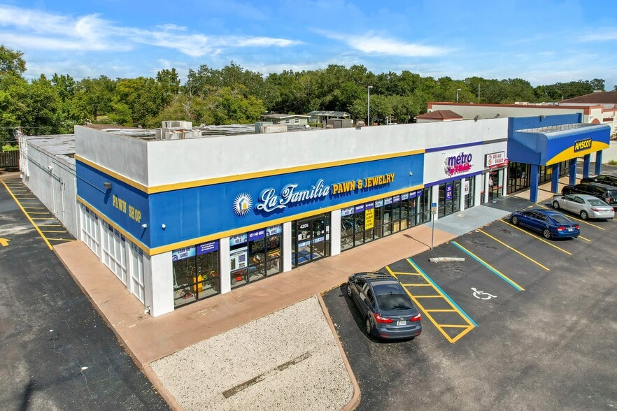 More Photos Of 4205 Curry Ford Rd, Orlando General Retail For Sale